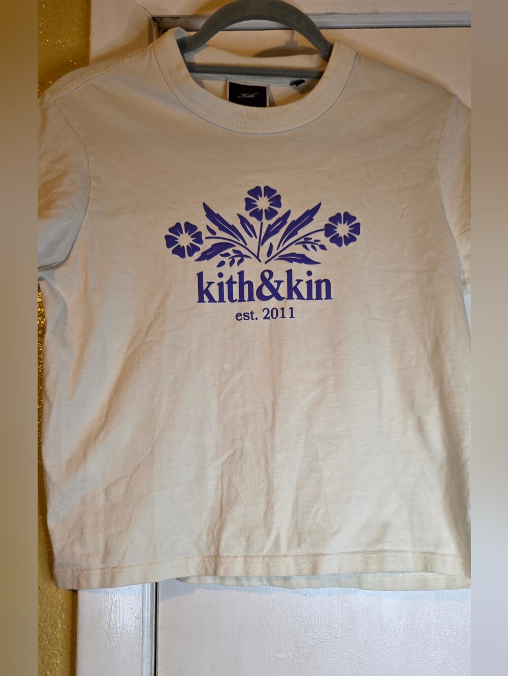 Kith & Kin Women Cropped Short Sleeves Tee Shirt. Small Logo